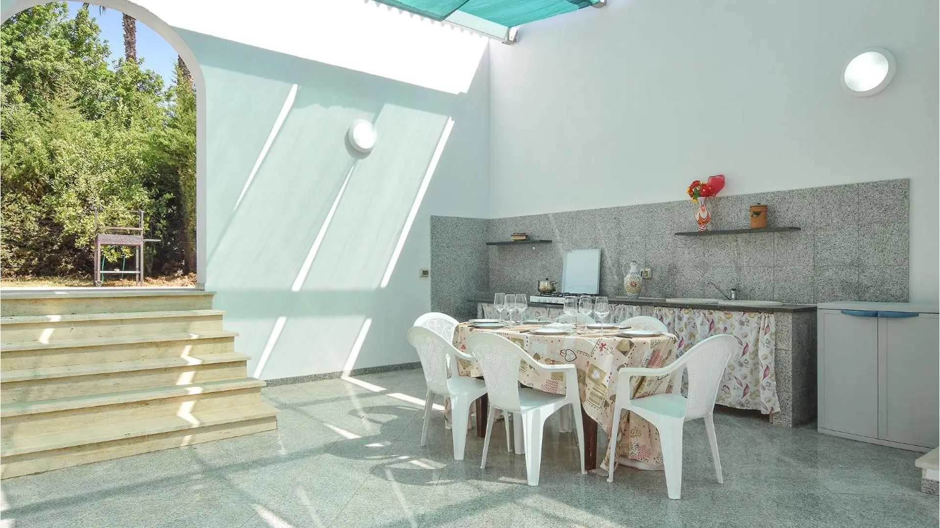 Villa Toto contacts
